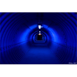 blauer Tunnel